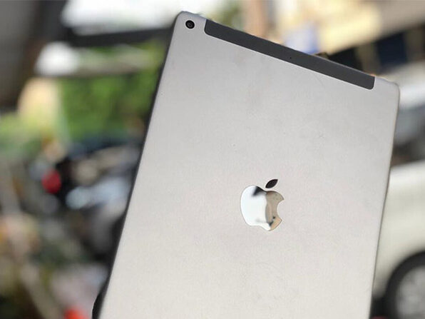 iPad 6th Generation Wi-Fi 32GB スペースグレー Amazon.com: Apple iPad 9.7in 6th Generation WiFi + Cellular