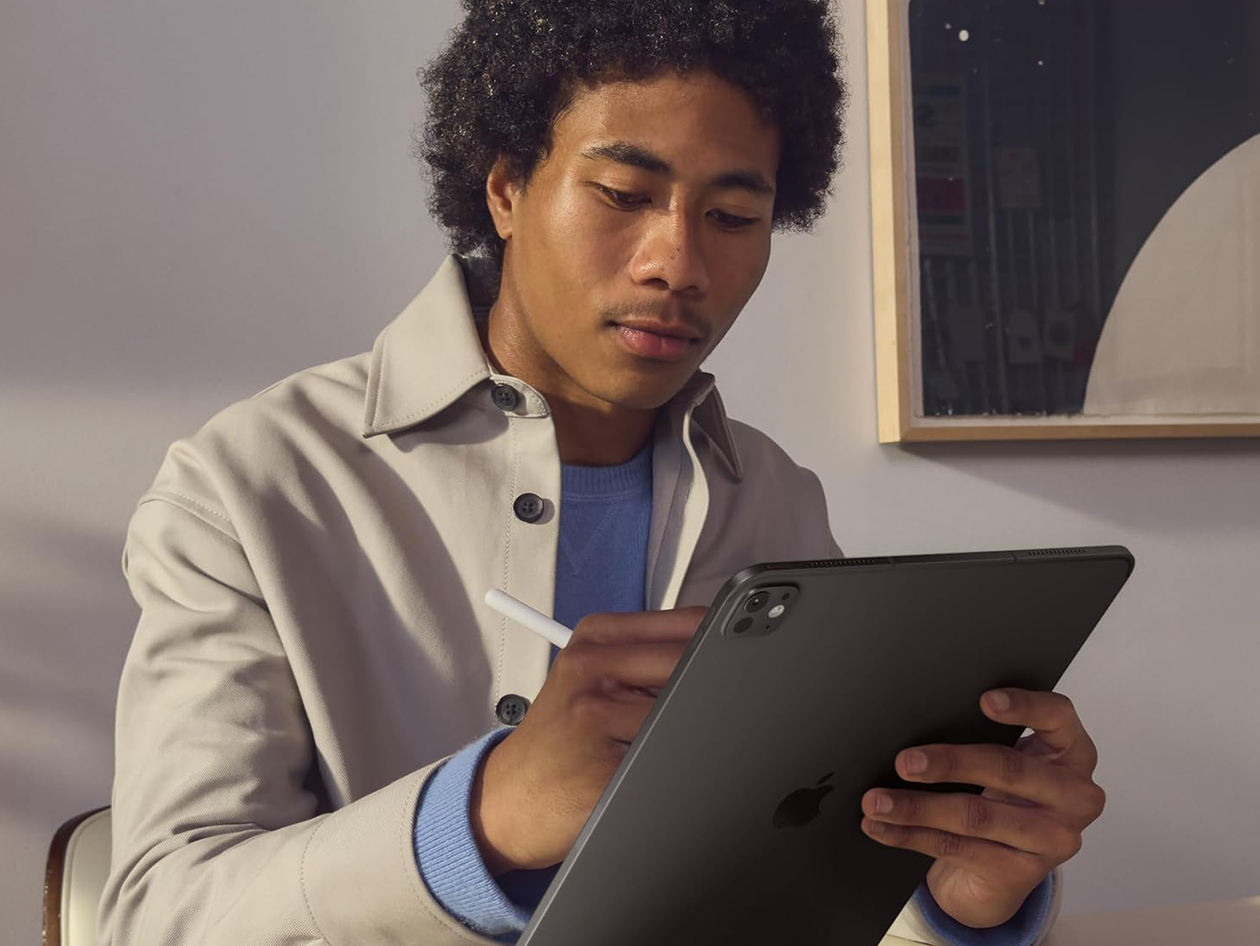 Apple iPad Pro 13" (2024) M4 1TB Wi-Fi + 5G Unlocked Space Black (Refurbished)