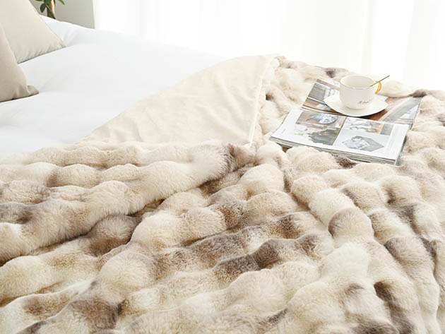 Soft Space Faux Fur Throw Blanket (Nude)