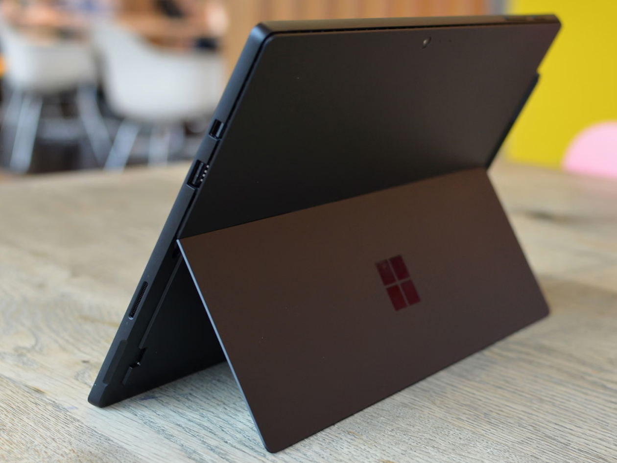 Microsoft Surface Pro 6 (2018) 12.3" i5-8250U 8GB RAM 256GB SSD (Refurbished)