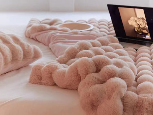 Soft Space Faux Fur Throw Blanket (Pink)