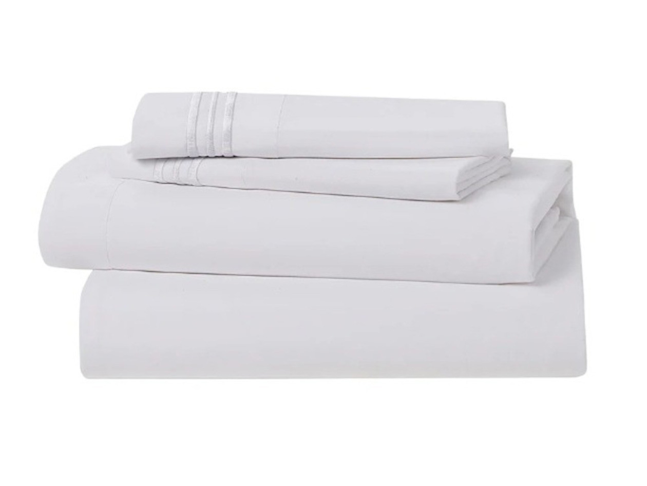 The Luxe 4-Piece Microfiber Bed Sheet Set (White/Queen)