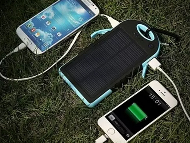Universal Waterproof Solar Charger (Green)