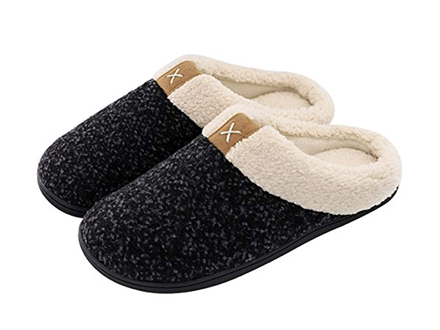 Toasty Trotters Unisex Slippers (Ebony Black/Large)