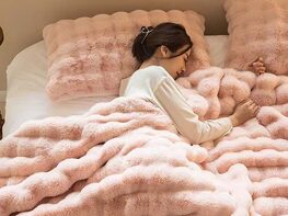 Soft Space Faux Fur Throw Blanket (Pink)