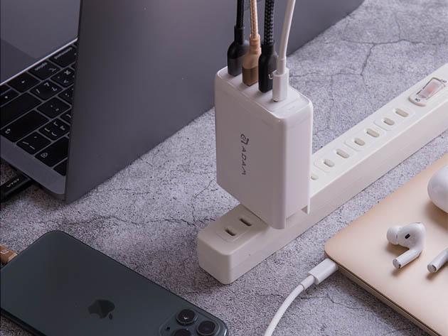 OMNIA Q4 4-in-1 Wireless Charging Station (OMNIA Pro 100/White)
