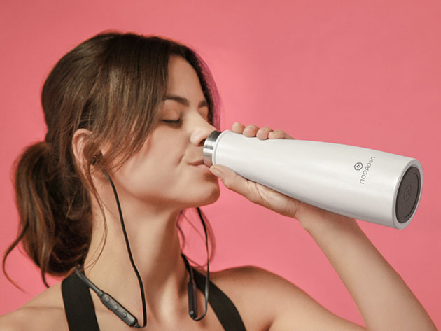 LIZ Smart Water Bottle with UV sterilization