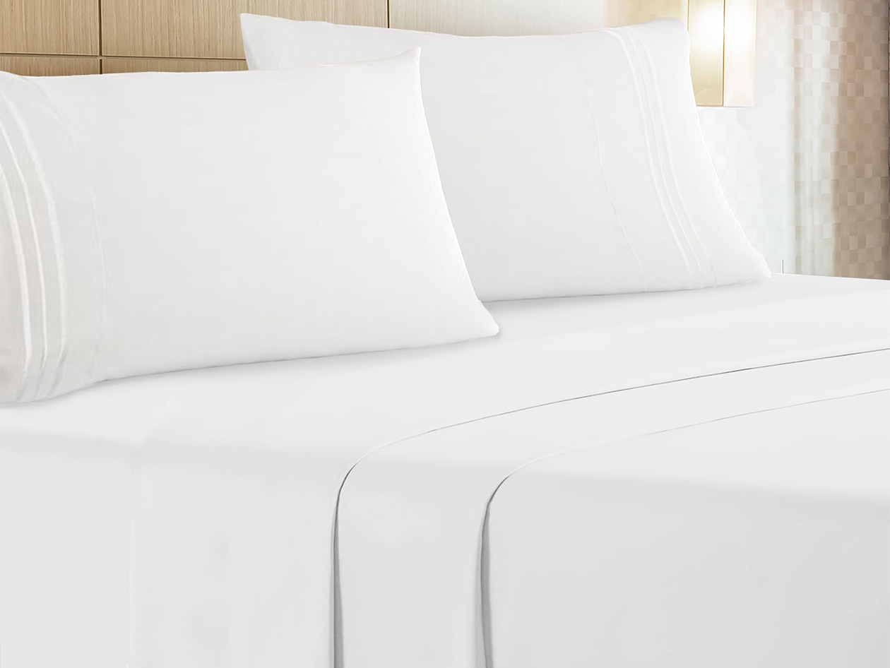 The Luxe 4-Piece Microfiber Bed Sheet Set (White/Full)