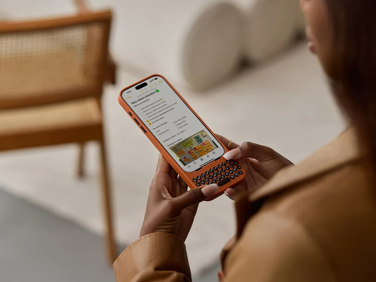 Clicks Keyboard Phone Case for (Spice/iPhone 16 Pro)
