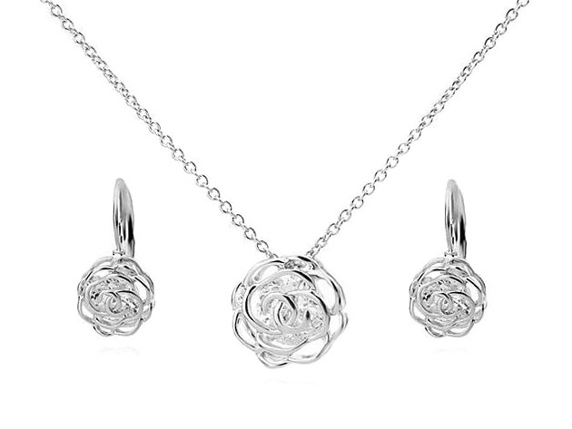 Rose Is A Rose Pendant & Earring Set (Silver)