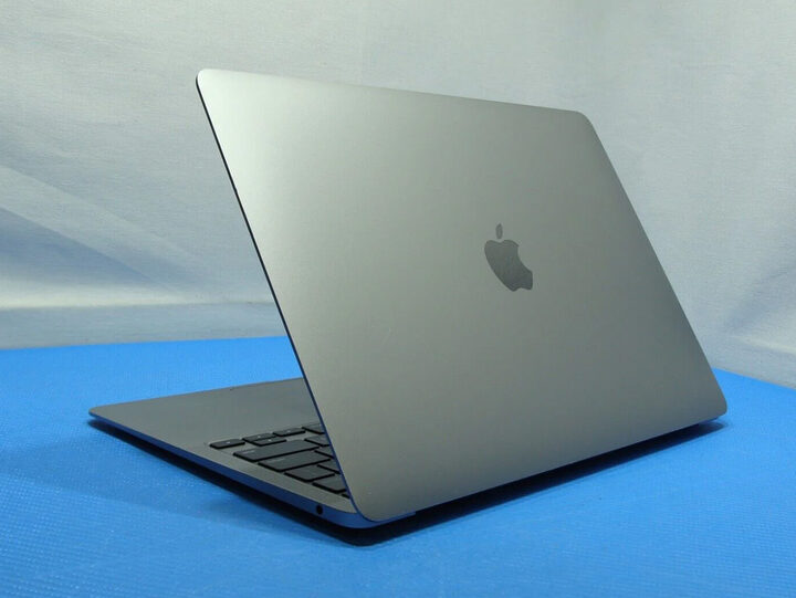 Apple Macbook Air (2020) i5 1.1GHz 8GB RAM 1TB SSD